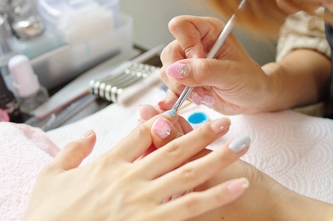 所沢のネイルサロンで美しさが続く高品質なジェルネイル